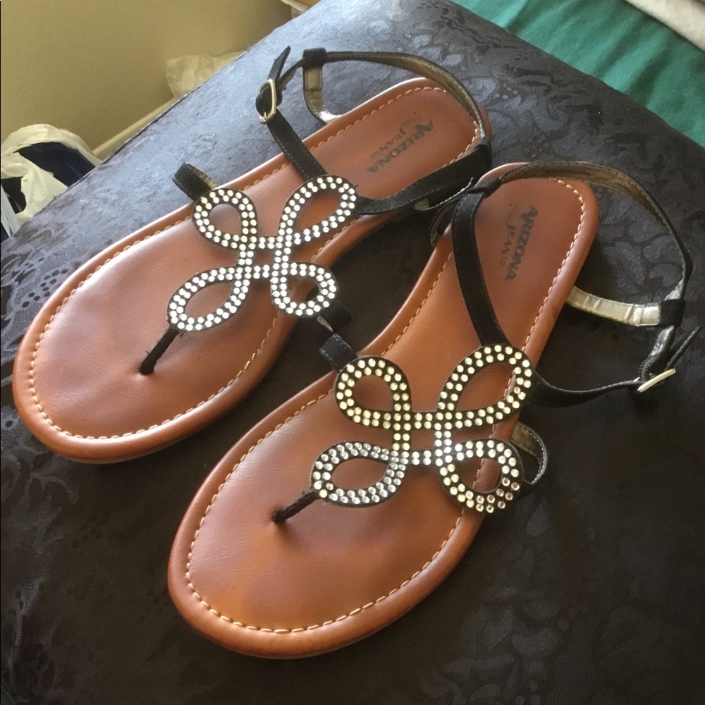 Cute white rhinestone sandals,size 8.